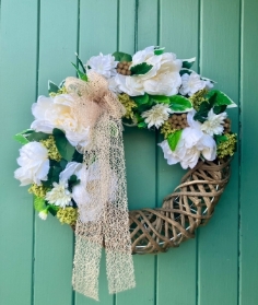 Soft Cream Wreath